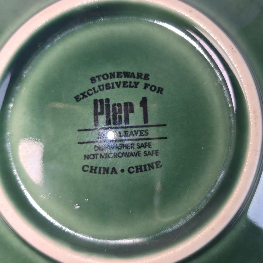 PIER ONE JADE LEAVES SERVING BOWL STONEWARE HIGH GLOSS GREEN VINTAGE